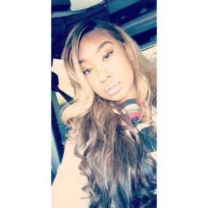 Meet your Posher, Destinee